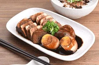 Braised Tau Kwa (卤豆干)
